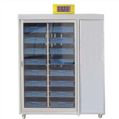 Hydroponický stroj na krmení